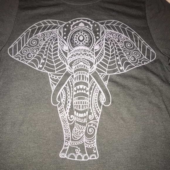 LOL Vintage—Elephant tee - Picture 2 of 5